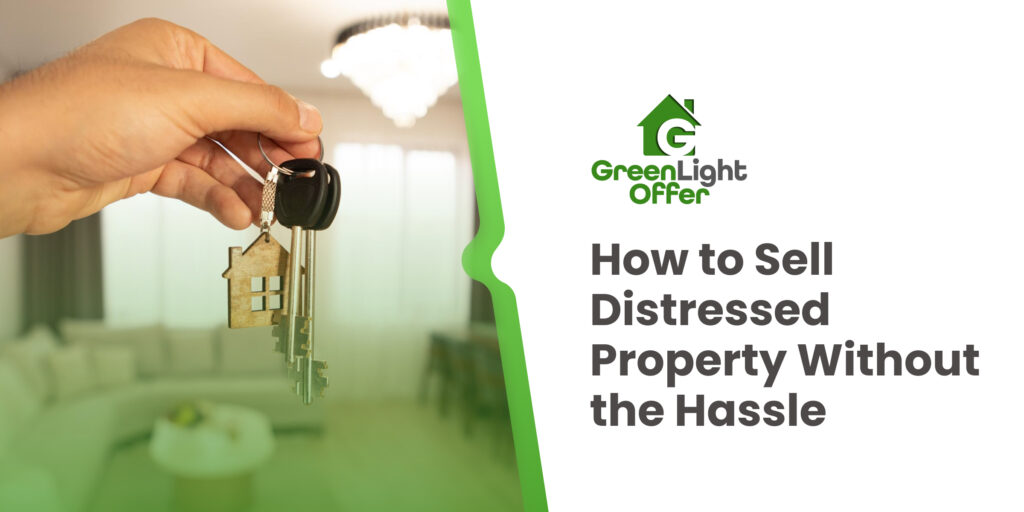 Banner image showing a person holding house keys with text promoting how to sell distressed property quickly and without hassle